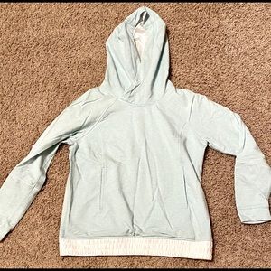 Lululemon hooded sweatshirt with pockets. Size 6
